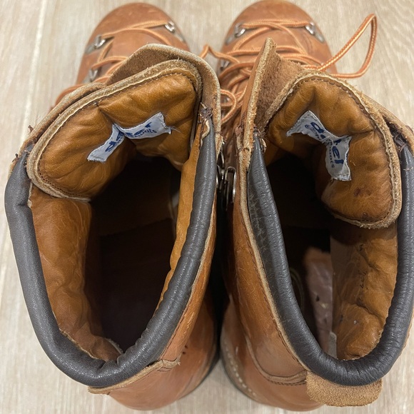 Dexter Hiking Boots - Picture 7 of 15